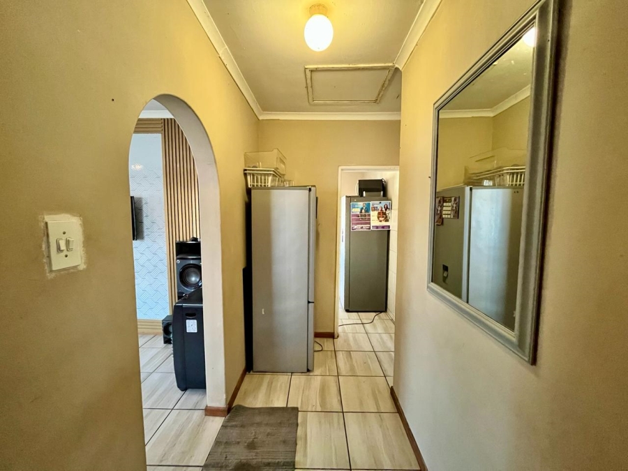 6 Bedroom Property for Sale in Riverton Western Cape